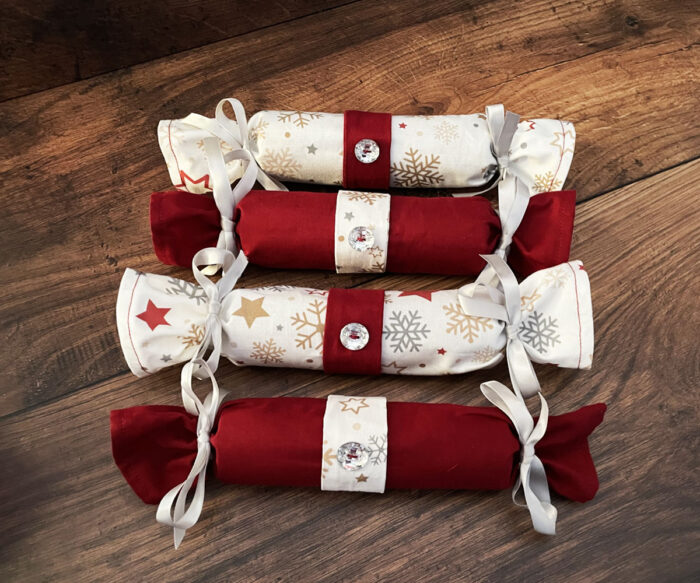 Christmas Crackers Gold Snowflakes