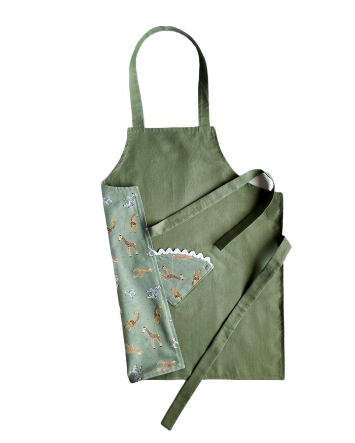 Children's Apron Giraffe Design